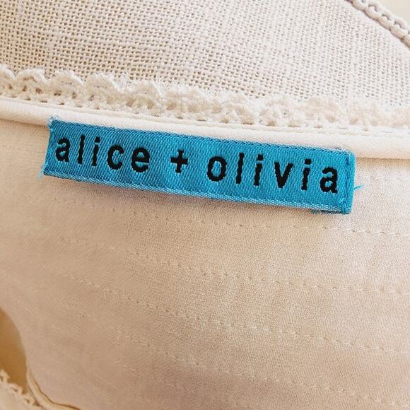 ALICE & OLIVIA CREAM LACE BUTTON DOWN SIZE MED - Picture 7 of 7